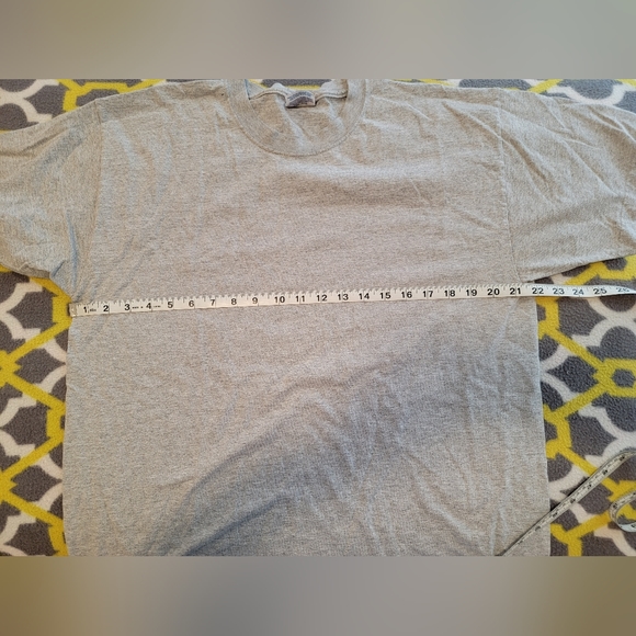 CHAMPION Large Tee - Picture 6 of 6